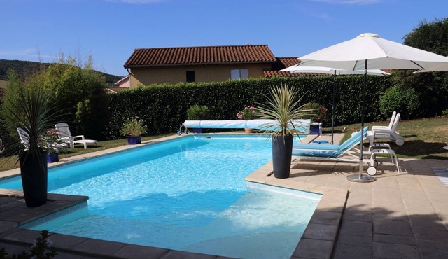 Dans une Villa, Guest House Indépendante de Plain Pieds , Jardin, Terrasse Avec