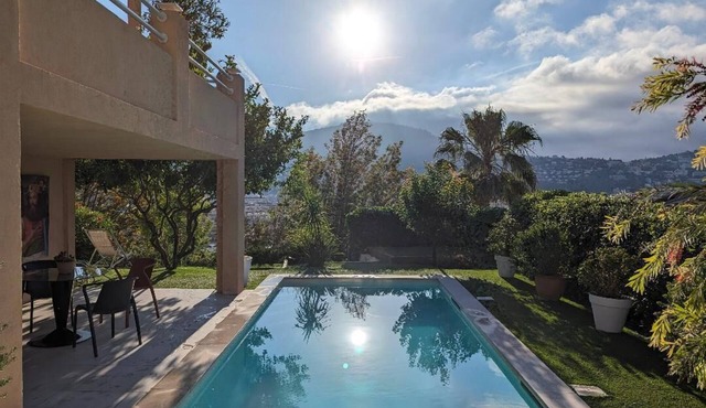 Dans Villa, Charme, Piscine, Jardin, Calme, gay Friendly, Centre Nice