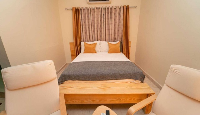 Danshari Room B-4 (Parking-Breakfast included) Malecon-Beaches 10 minutes away