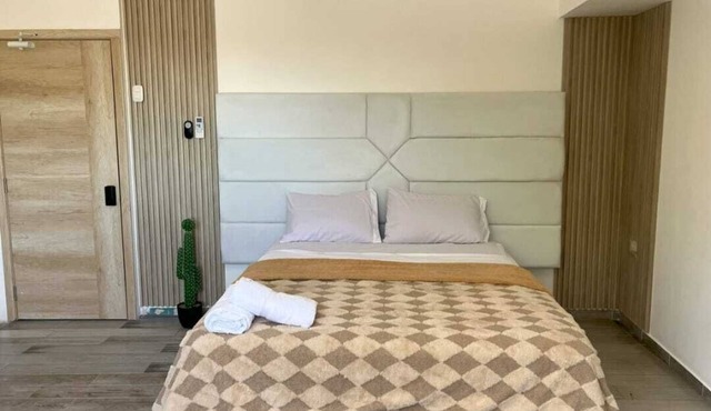 Danshari Room C3 Near Malecon and 10 Minutes to Beaches and Rivers