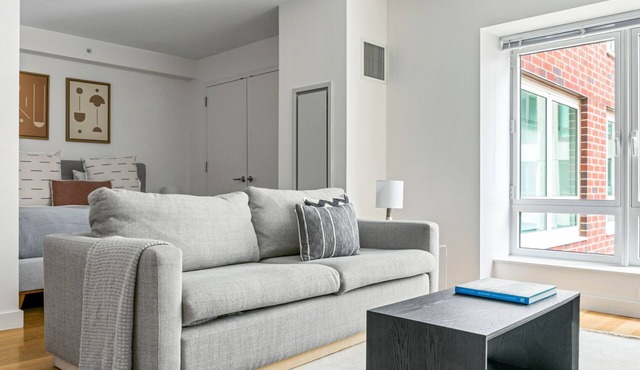 Dapper Back Bay Studio, w/Gym, walk to Newbury St. by Blueground