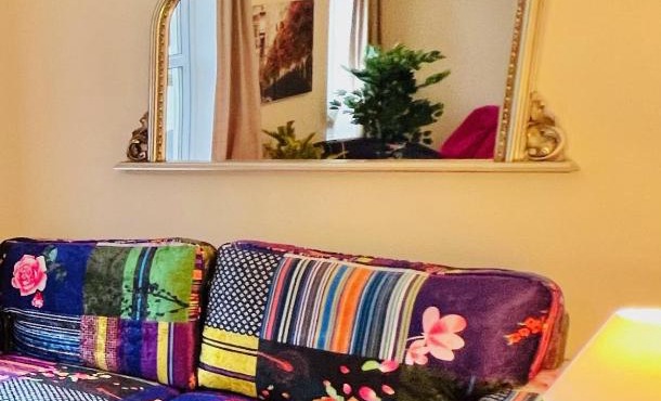 Dapps Hill Haven - between Bristol and Bath, both 9 mins by train!