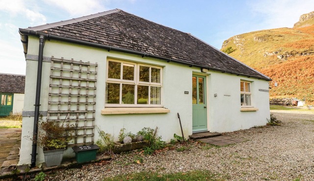 DARACH, pet friendly, with a garden in Ardfern