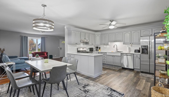 Darien Delight - Single Level Ranch