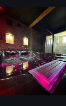 dark love suite avec Jacuzzi Privatif