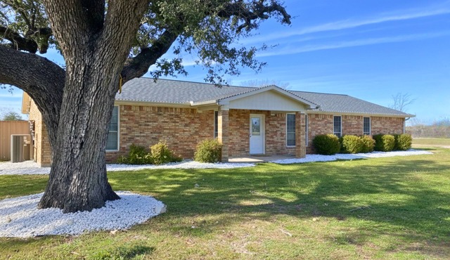 Dark Sky Estate: 3 King Beds l 3 Acres l Sleeps 12