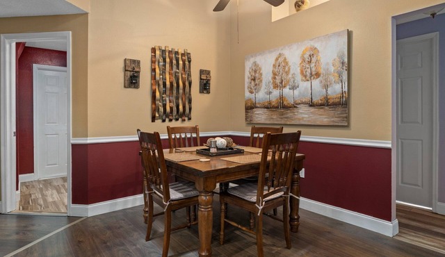 Darkwood Farmhouse Getaway in Spring Hill