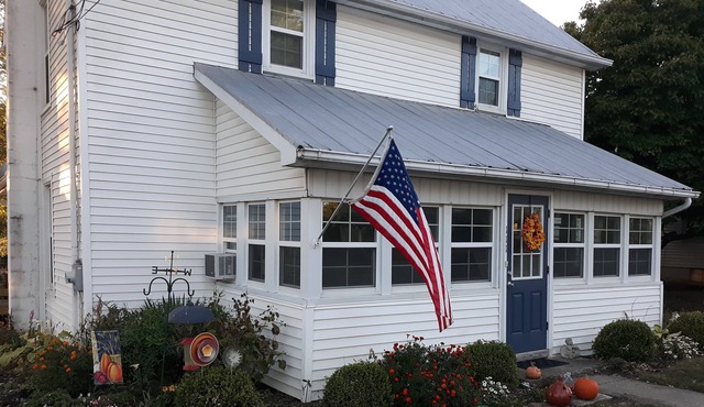 Darling 1901 Village Of Sunbury Charmer, A Great Back Yard And