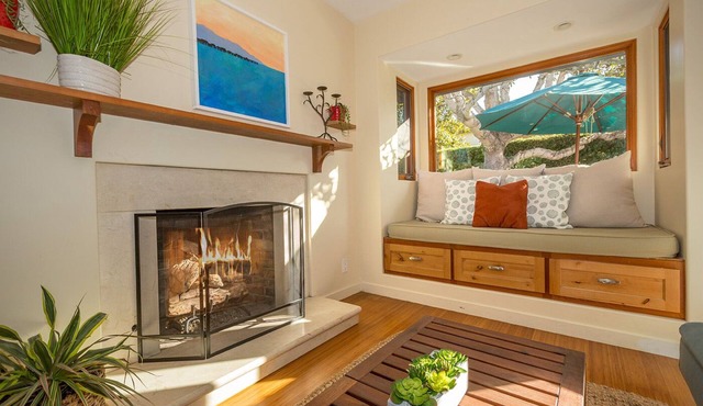 Darling, Beach-Close, 6 Blocks to Bch Stairs, Walk to Dine, Shop, Park, Grocery