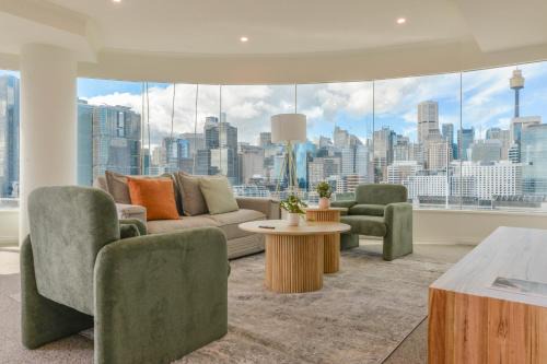 Darling Harbour View & City Skyline 3BR Retreat
