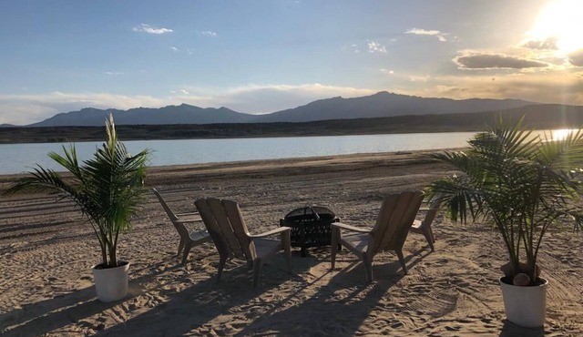 Darling remodeled trailer on private sandy beach