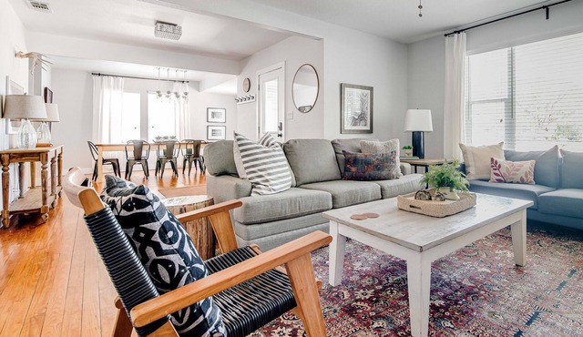 Darling Spacious, 3 Bedroom House in Quaint, Historic Neighborhood