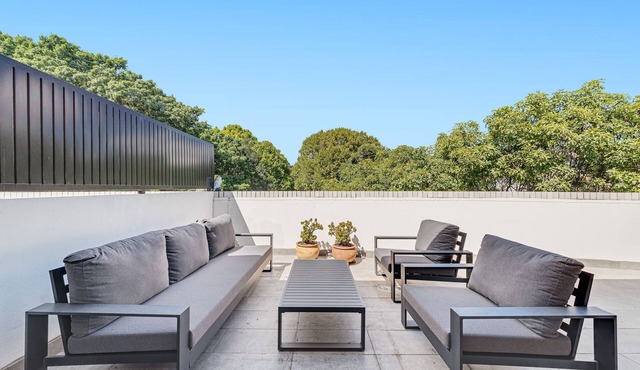 Darlinghurst Luxury Penthouse & Secured Parking