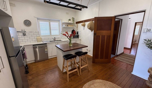 Darlow Cottage - Central Wagga- Walking distance to hospital & Cafes