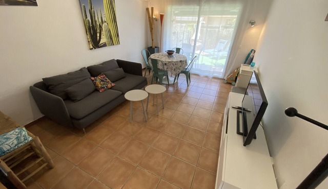 Daró 3DB 115 - A/C, pool and 300m from the beach