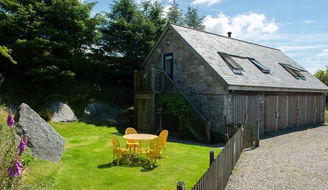 Dartmoor Barn on North Hessary Tor