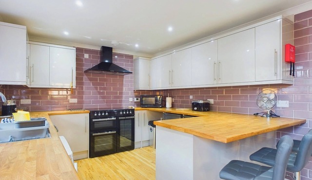 Dartmouth House - Bayside