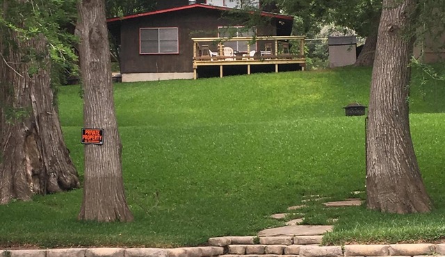 Das Fluss Hutte (The River Cabin) - Beautiful Guadalupe River Frontage