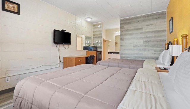 Dauphin Inn Express