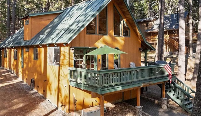 Dave's Den Large Game Room Loft, Close to Bear Valley, Outdoor Adventure