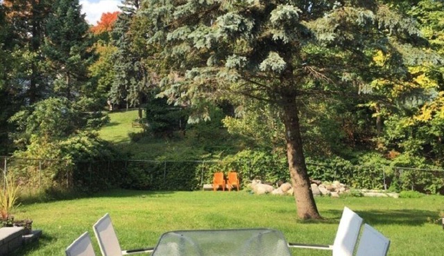 DaVel DeLuxe Garden view