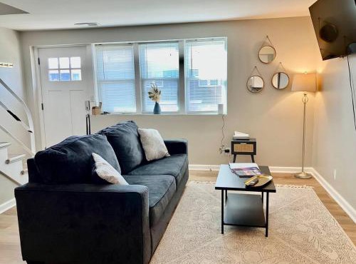 Davenport Dwellings-Two Bedroom Close to UNMC