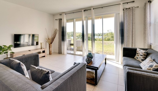 Davenport Home w/ Pool Access ~ 11 Mi to Disney!