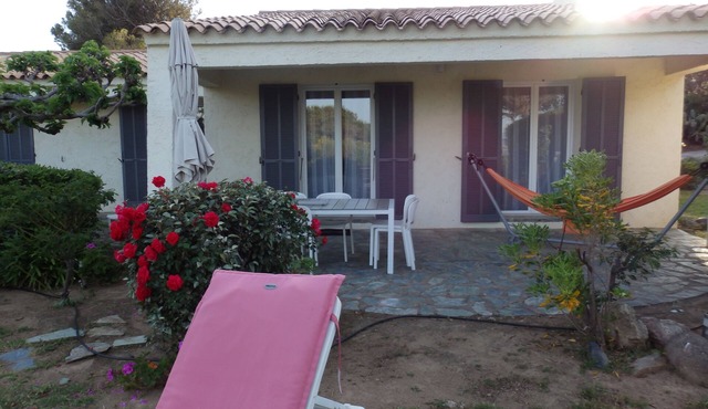 Davia, Villa 6 pers. sea-mountain view, large garden, quiet, beach 2 mn walk