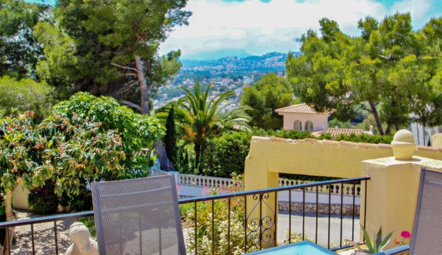 David - holiday bungalow with pool in Teulada