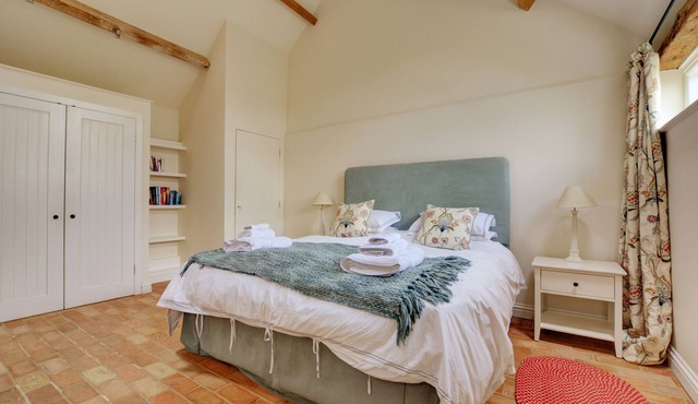 David's Barn - Two Bedroom House, Sleeps 4