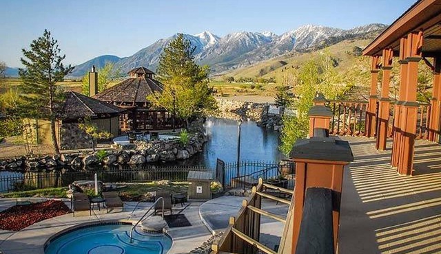 David Walley's Resort, studio unit, Friday check-in