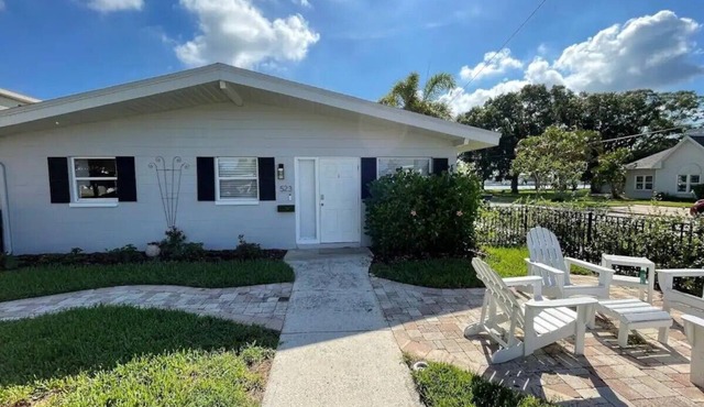 Davis Islands Duplex! Overlooking Water! Tranquil and Renovated.
