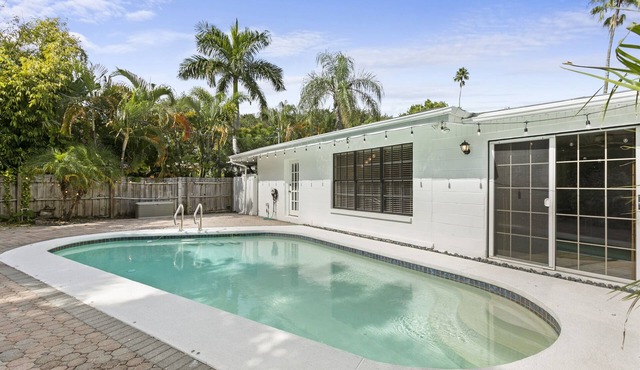 Davis Islands Oasis | 3BR Beachy Retreat w/Pool
