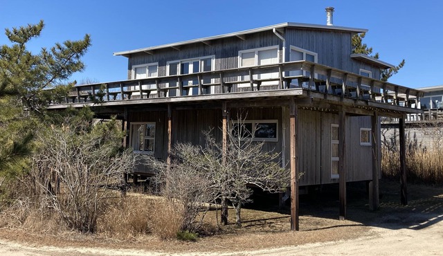 Davis Park, Fire Island, FIOS wifi, A/C throughout, 1800 sq ft