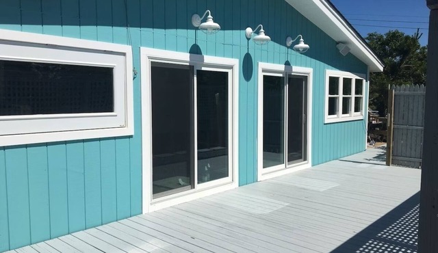 Davis Park, Fire Island. Bay/sunset views. Updated 4 bed/2 bath house w A/C