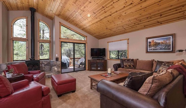 Davos Delight by Tahoe Getaways. 3BR Tahoe Donner w/Hot Tub