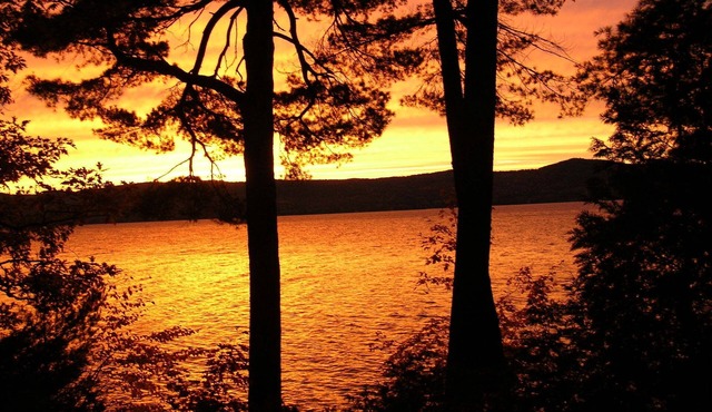 'Dawn O'Day' Wonderfully Private Retreat on Lake George, Adirondacks