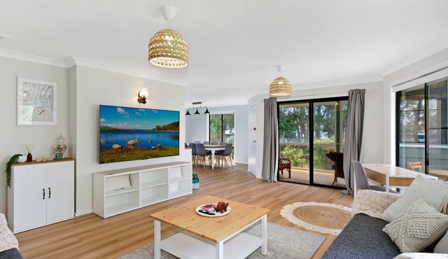 Dawn to dusk river retreat at Dora Creek