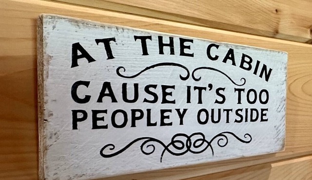 Dawson's Den Cabin 18. 1 Bedroom, 1 Bath Pet Friendly and Hot Tub