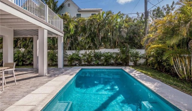 Day Break Bungalow by AMI Locals