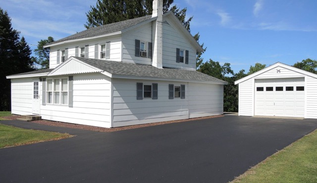Day House Close to Cooperstown and CDP, pristine clean