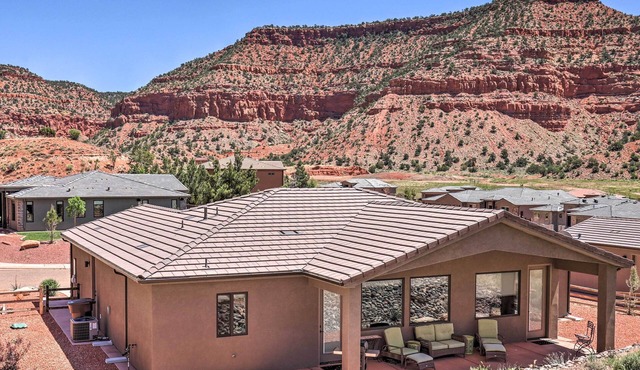 Day Trip to Zion: Home w/Fire Pit & Pool Access