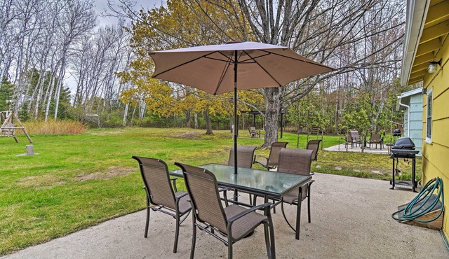 Day Trips to Boyne Mtn! Cabin Near Lake Charlevoix
