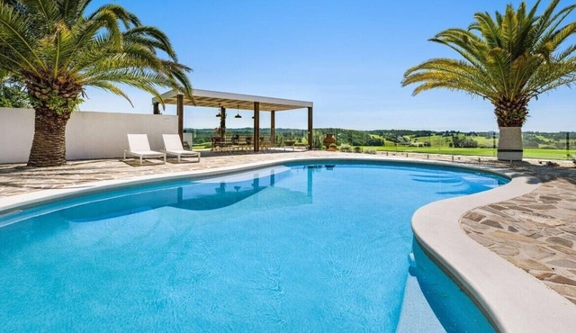 Daybreak Forest - A luxurious escape in Clunes