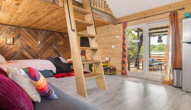 DayDreamer Cottage amidst the Blanco river with private Hot Tub