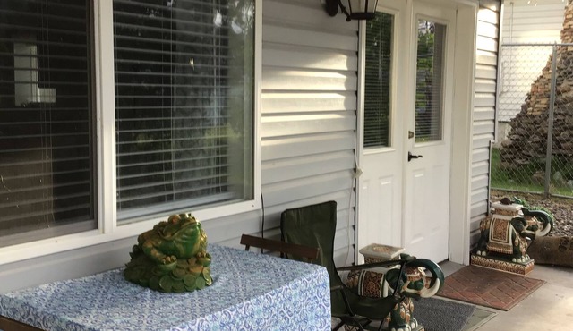 Daylight Basement Fully Furnished Apartment. Home Away From Home