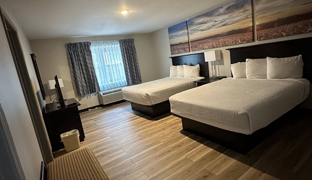 Days Inn and Suites by Wyndham Sikeston