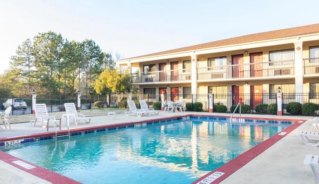 Days Inn by Wyndham Adairsville