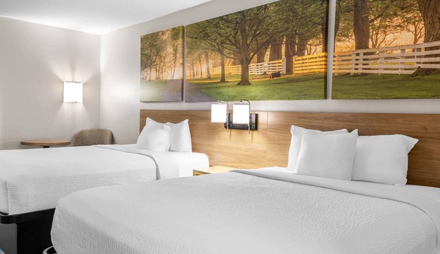 Days Inn by Wyndham Adel I-75