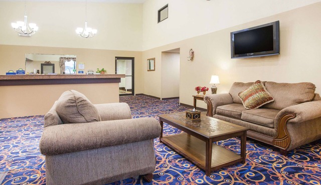Days Inn by Wyndham Alma